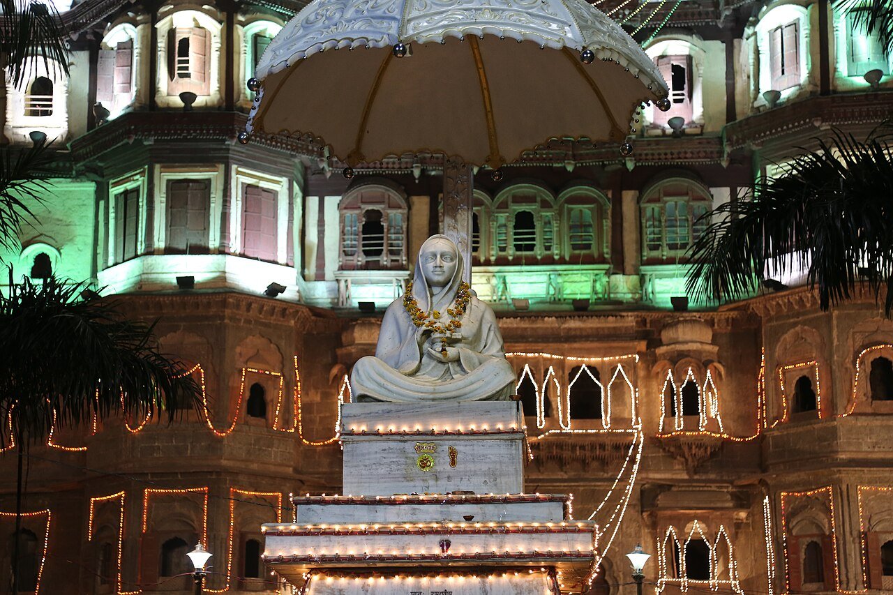 Rajwada Palace Indore: The 7-Storey Maratha-Holkar Architectural Gem